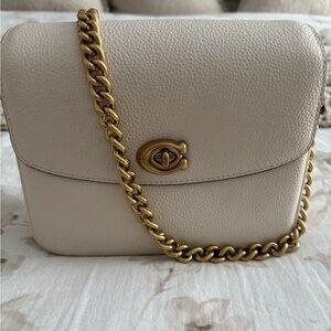 Coach Cassie 19 Crossbody – Cream Pebble Leather, Gold Hardware – Like New